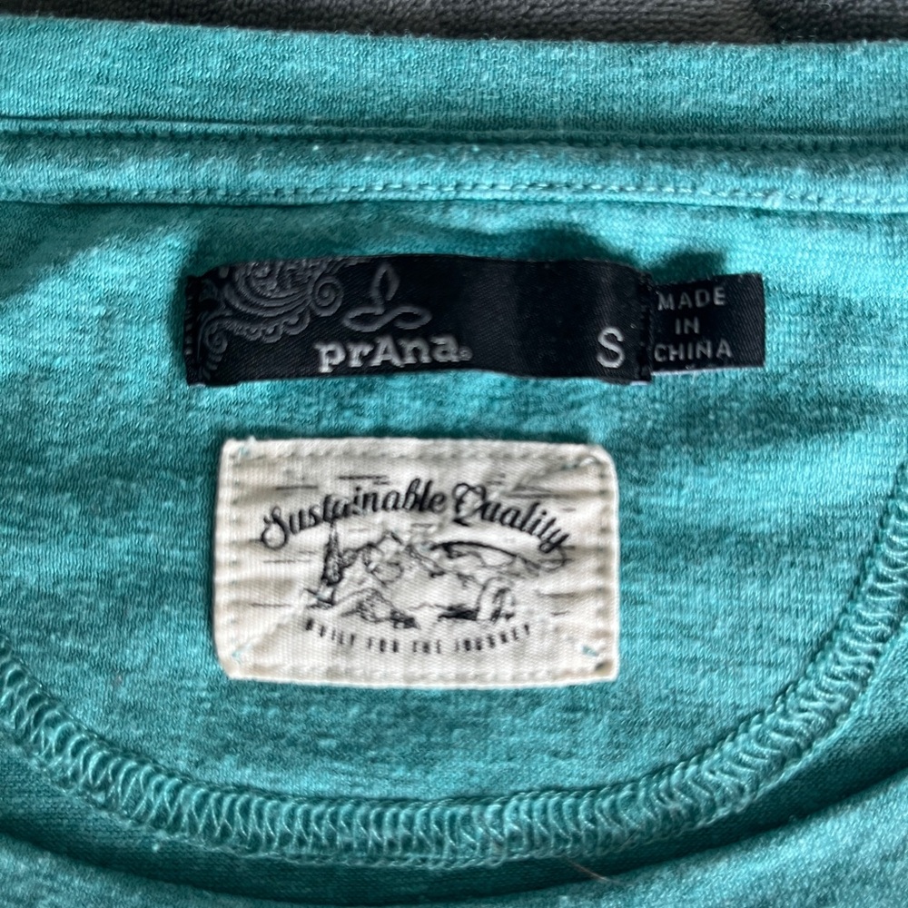 Prana t shirt